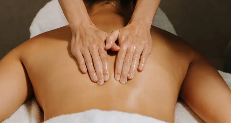 Pijat Surabaya - Massage Surabaya Terdekat & Free Transport
